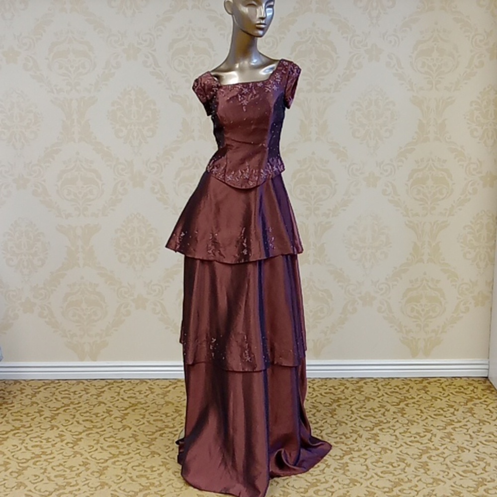 BB Belle size 4 prom dress